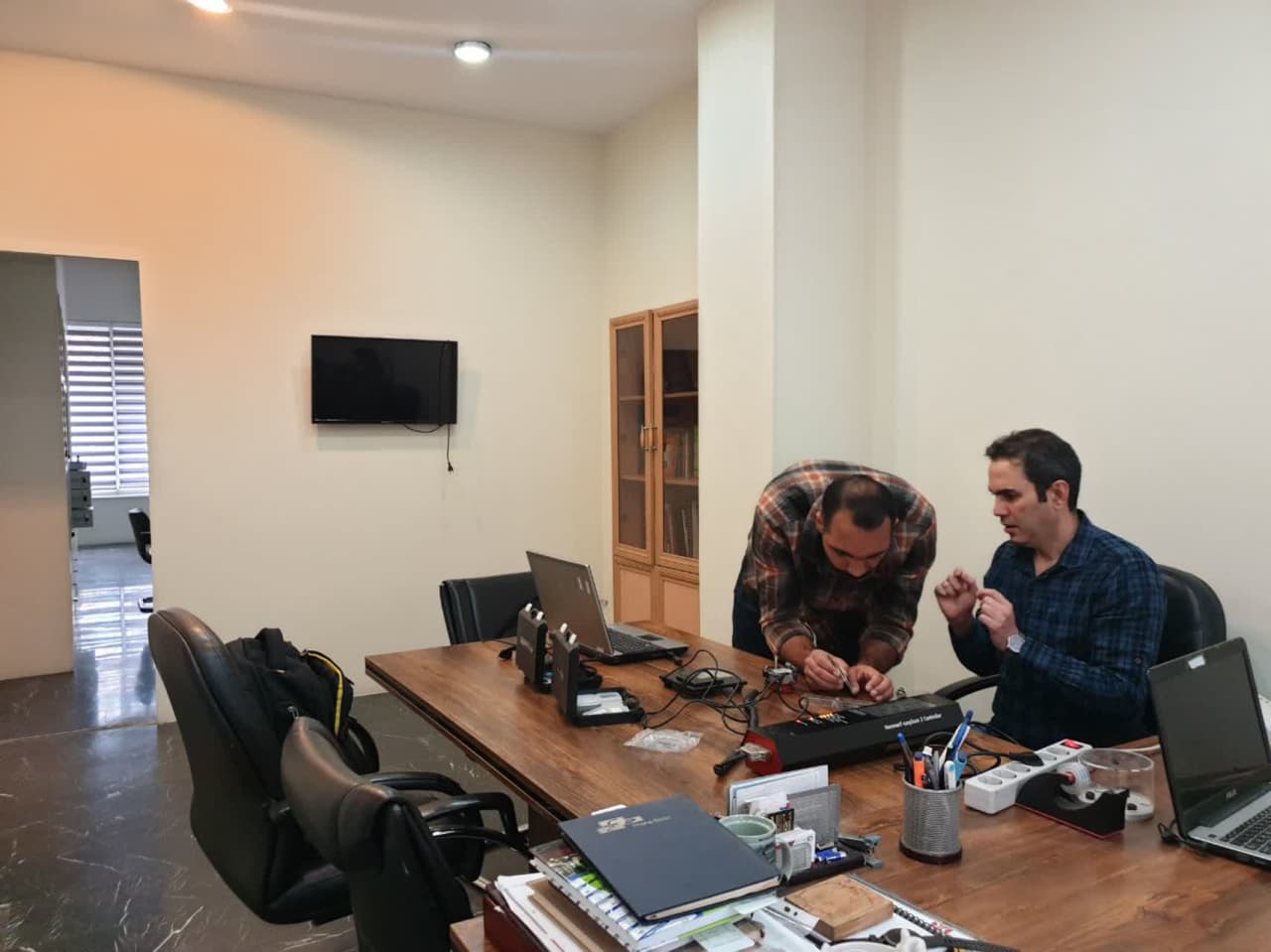 سرویس و آموزش بدون وقفه میکروسکوپ های نیروی اتمی در ایران